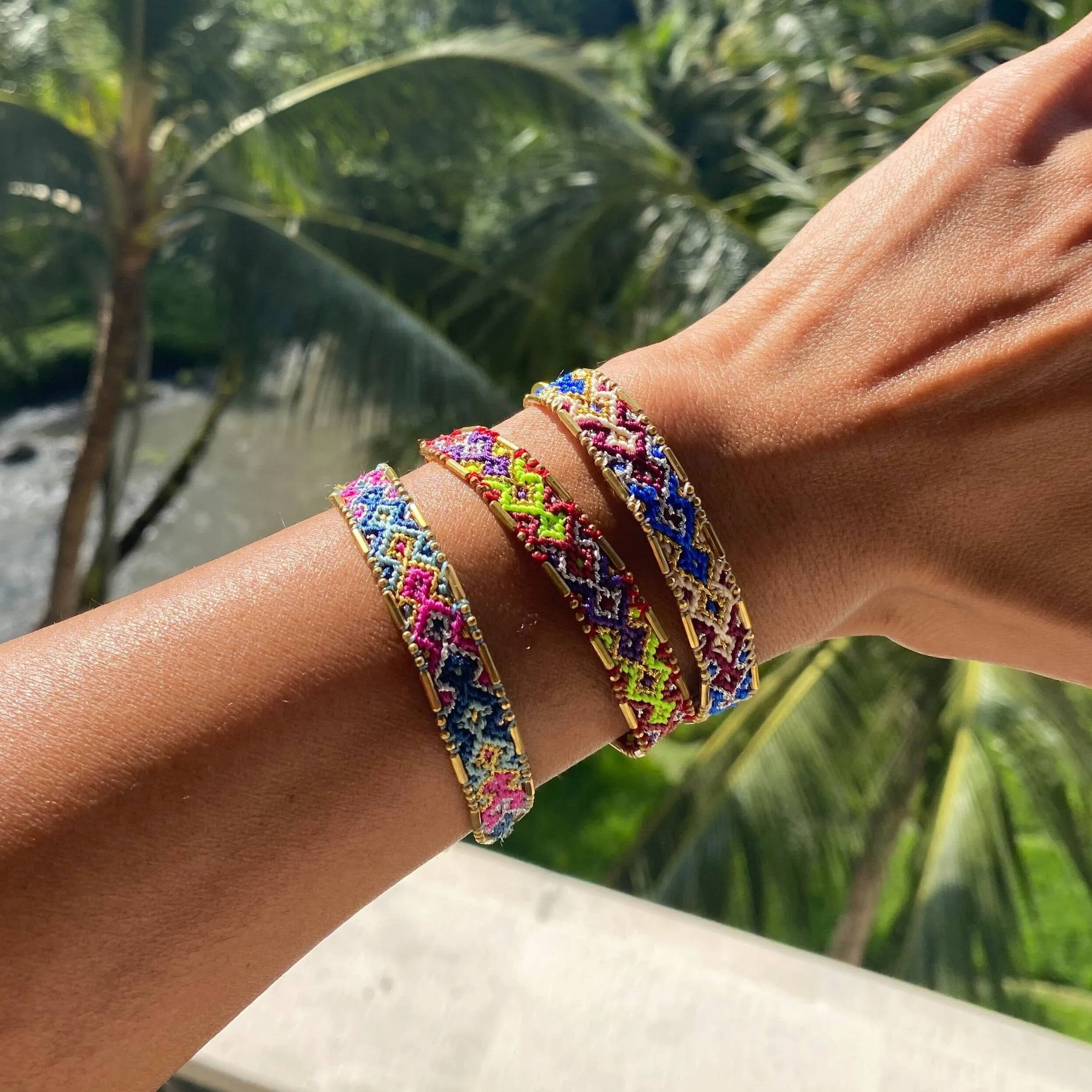 Bali Metallic Friendship Bracelet - Dune Oasis