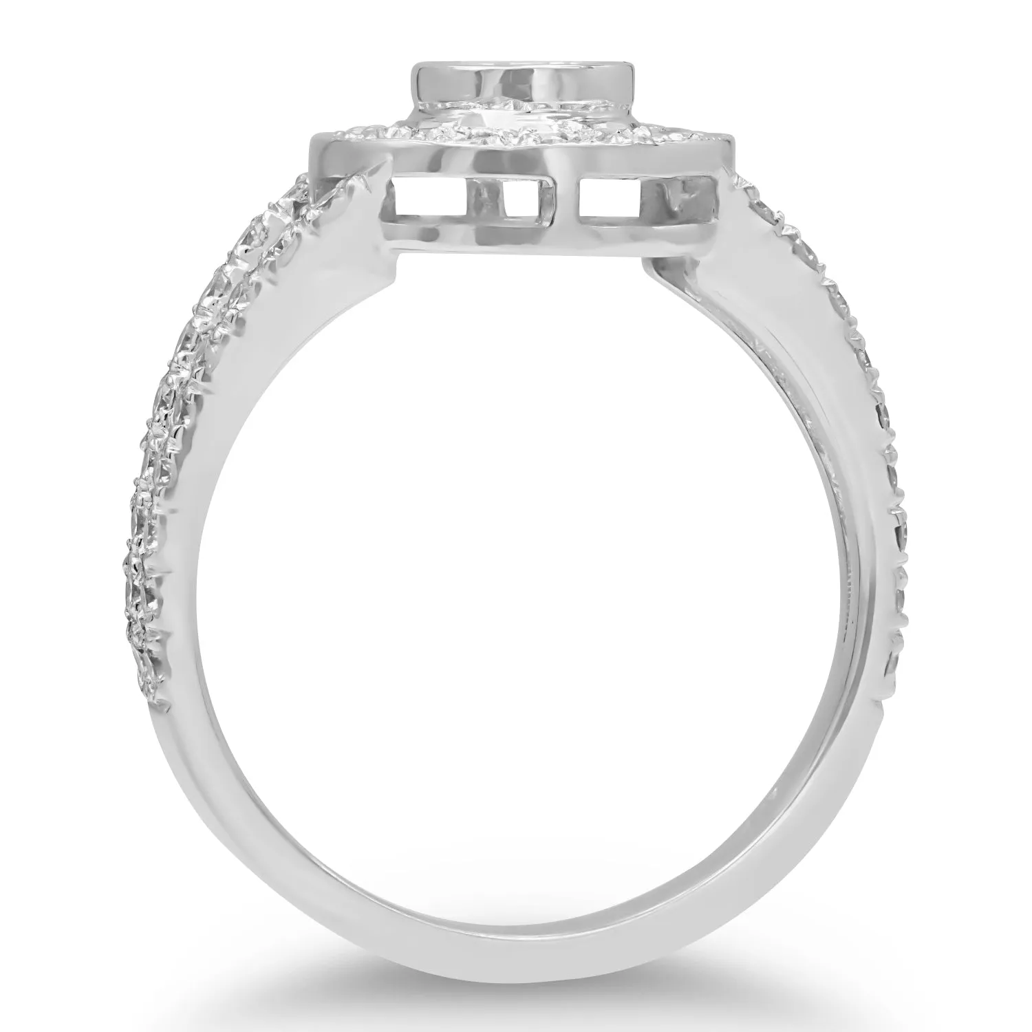 Round Halo Diamond Ring