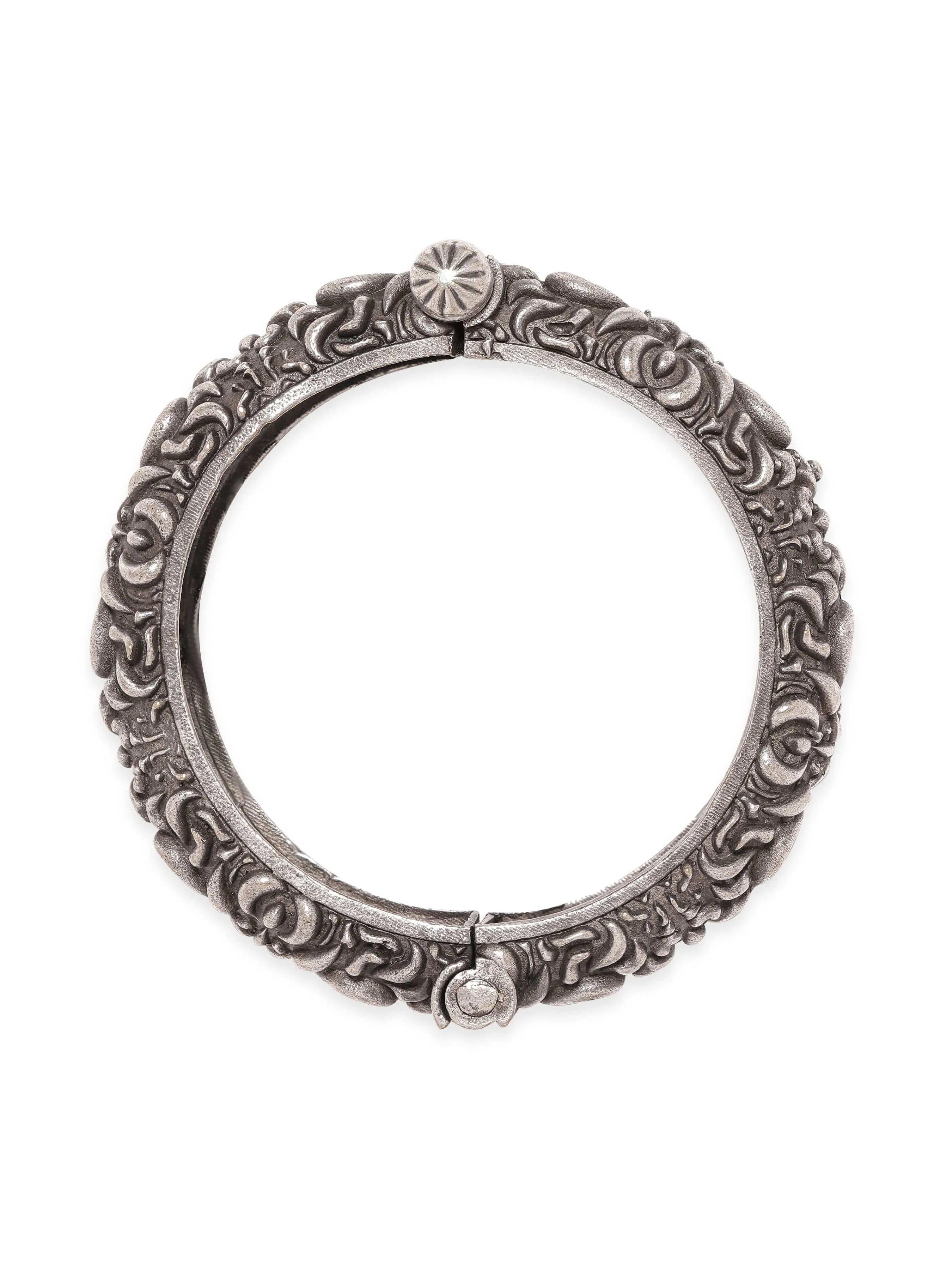 Rubans Vintage Reverie Oxidized Silver Plated Kada Bracelet