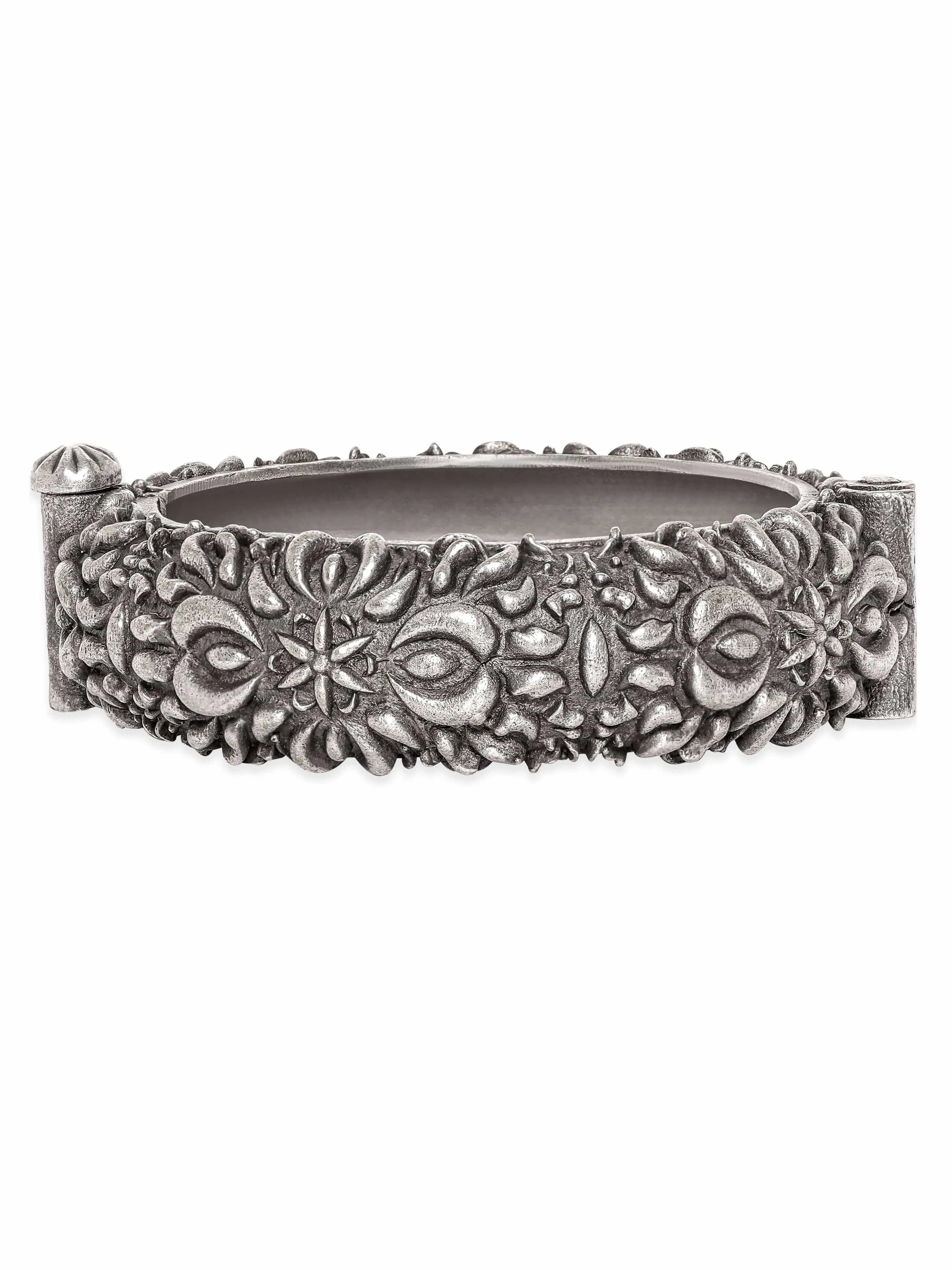 Rubans Vintage Reverie Oxidized Silver Plated Kada Bracelet