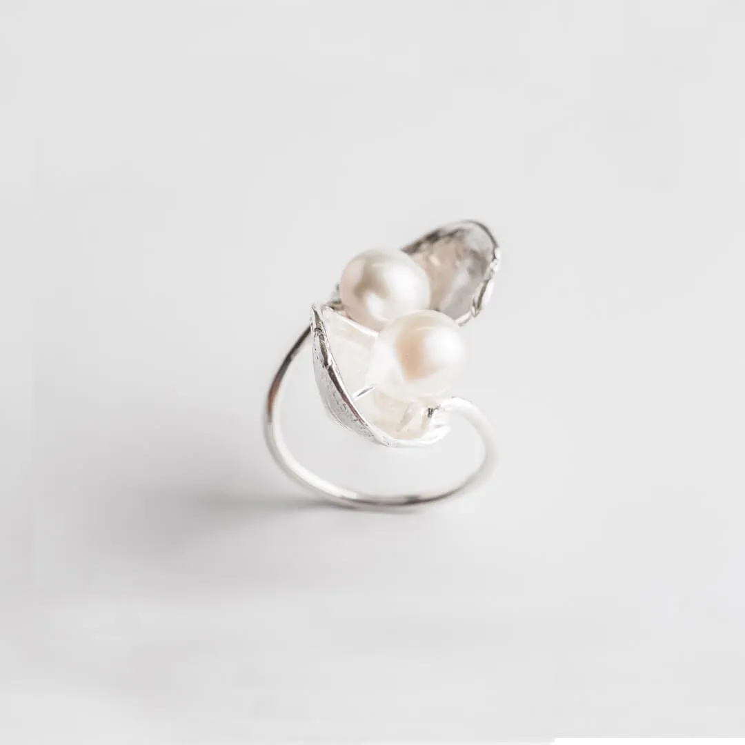 Twin simple limpets with big pearl - adjustable ring - silver 925