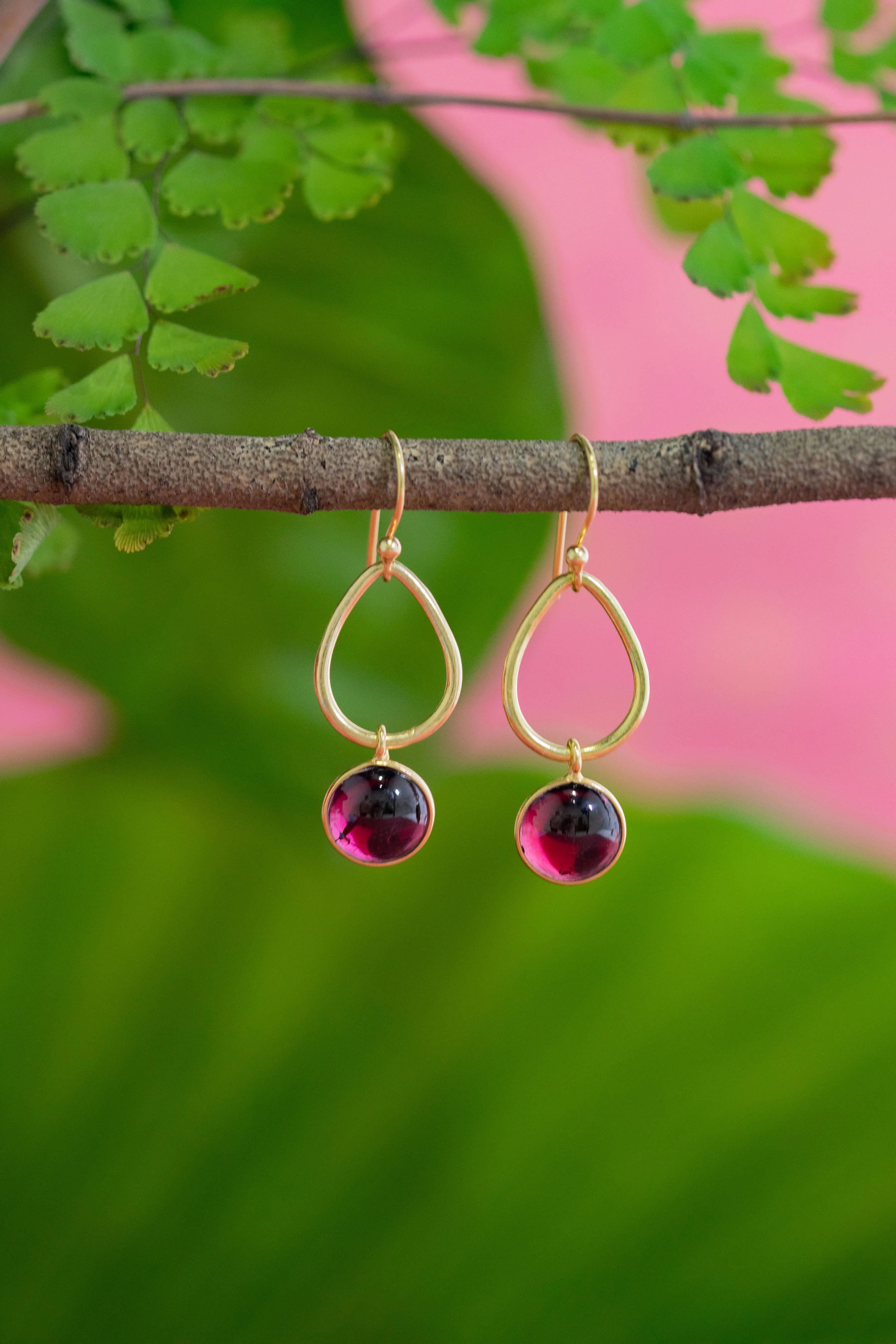 Ulla Garnet Earrings